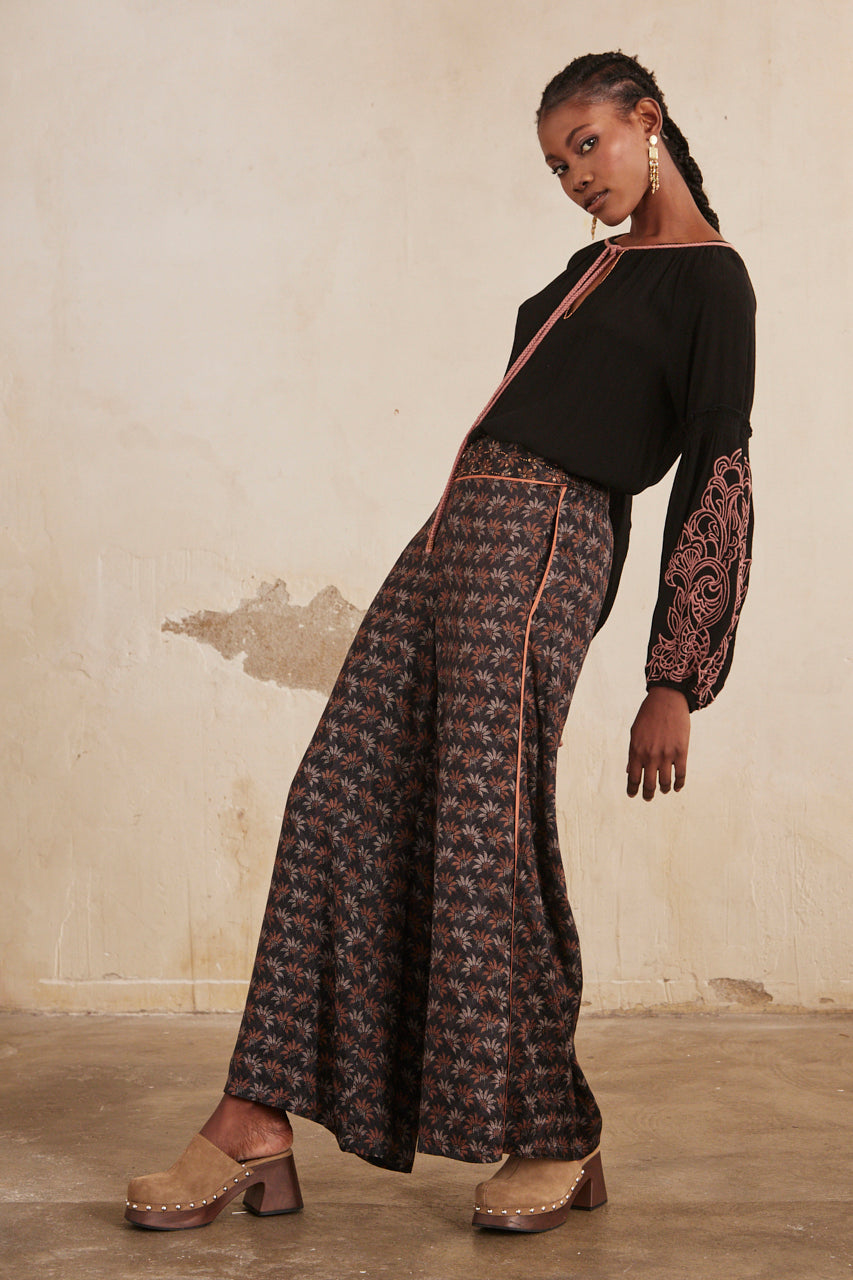 BLUSA OVERSIZE MANGA LARGA CON BORDADOS - BLACK