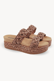 SANDALIAS PLATAFORMA DOBLE TIRA RAFIA TRENZADA - CAMEL
