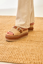 SANDALIAS PLATAFORMA RAFIA CINTA PIEL - CAMEL