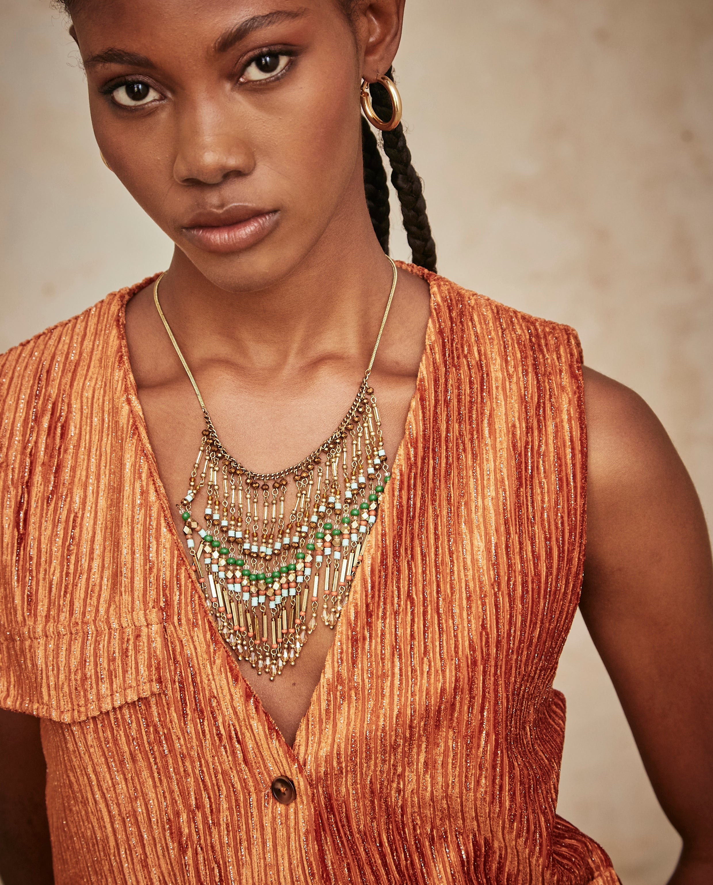 Necklace with multi-colored stones - amber
