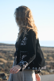 CHAQUETA EN TERCIOPELO BORDADO - BLACK