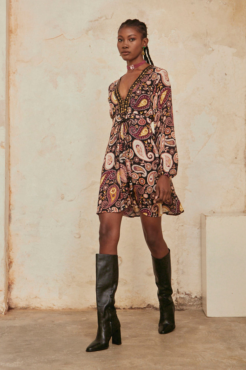 SHORT DRESS WITH LONG SLEEVES AND EMBROIDERY - BLACK