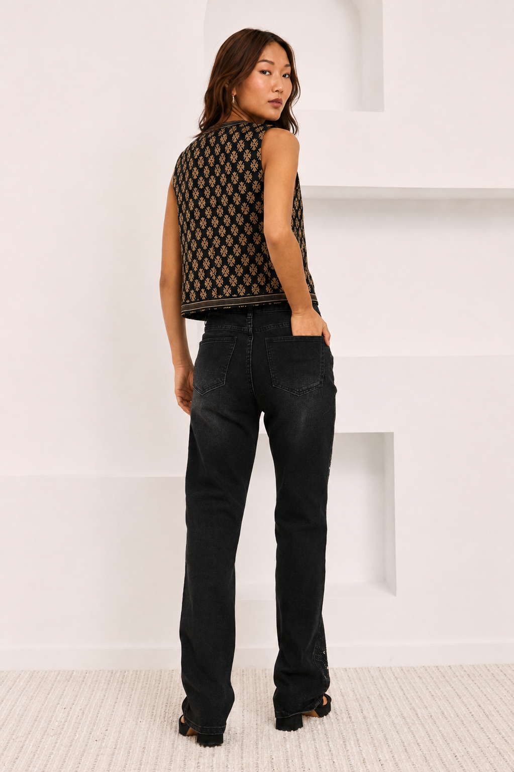 JEANS TACHUELAS ALL OVER - NEGRO