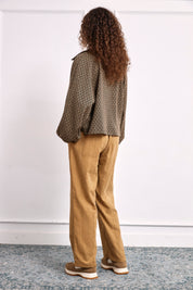 PANTALÓN JOGGER RAYAS CINTURA FANTASÍA - CAMEL