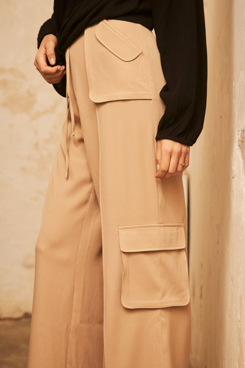 PANTALON CARGO FLUIDO - BEIGE