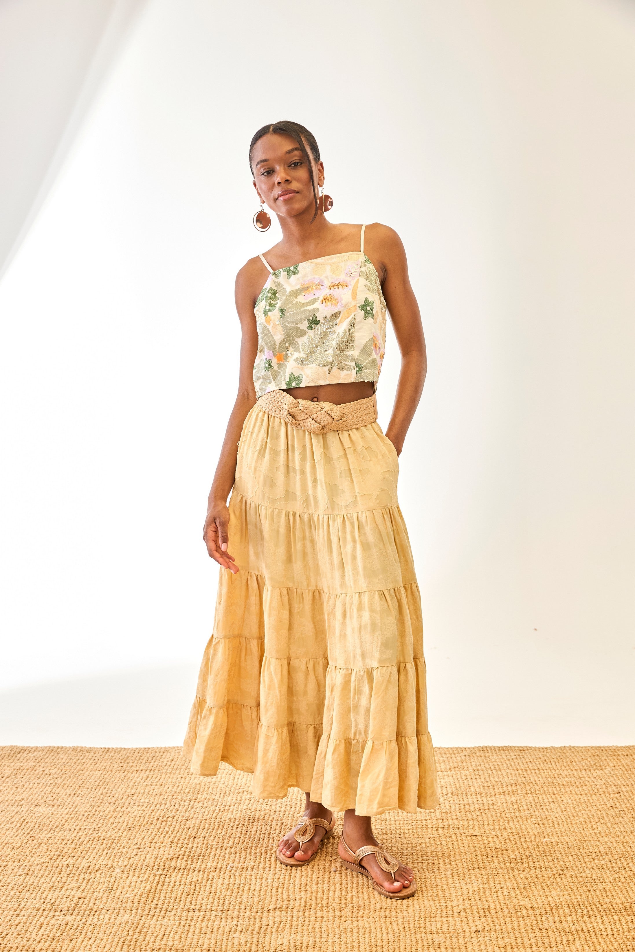 TOP TIRANTES FLORES BORDADAS LENTEJUELAS - CRUDO