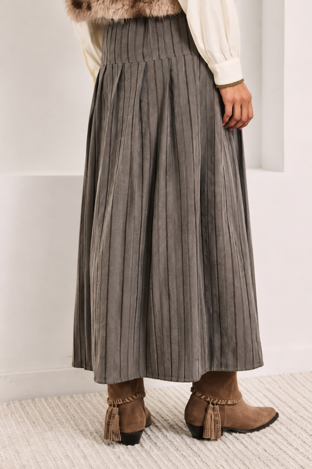 FALDA PINZAS RAYAS Y TACHUELAS - GRIS