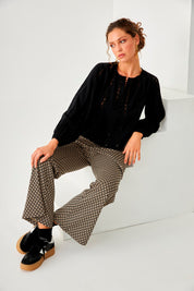 BLUSA DETALLES CALADOS - BLACK