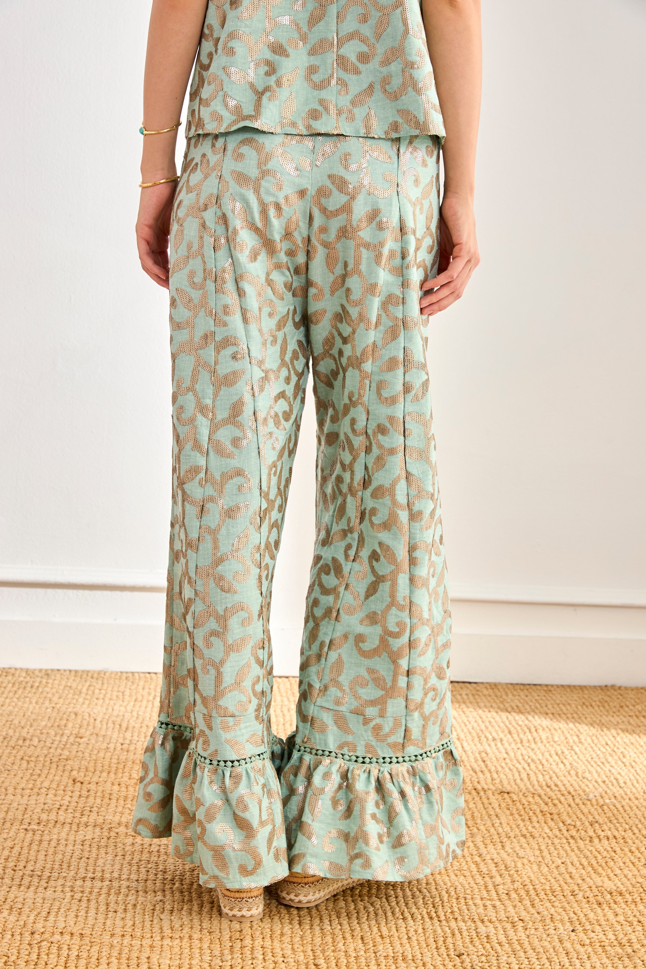 PANTALÓN PINZAS Y VOLANTES LENTEJUELAS - AZUL