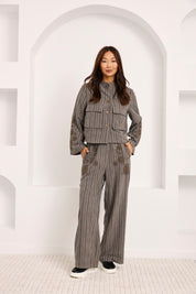 CHAQUETA RAYAS TACHUELAS - GRIS