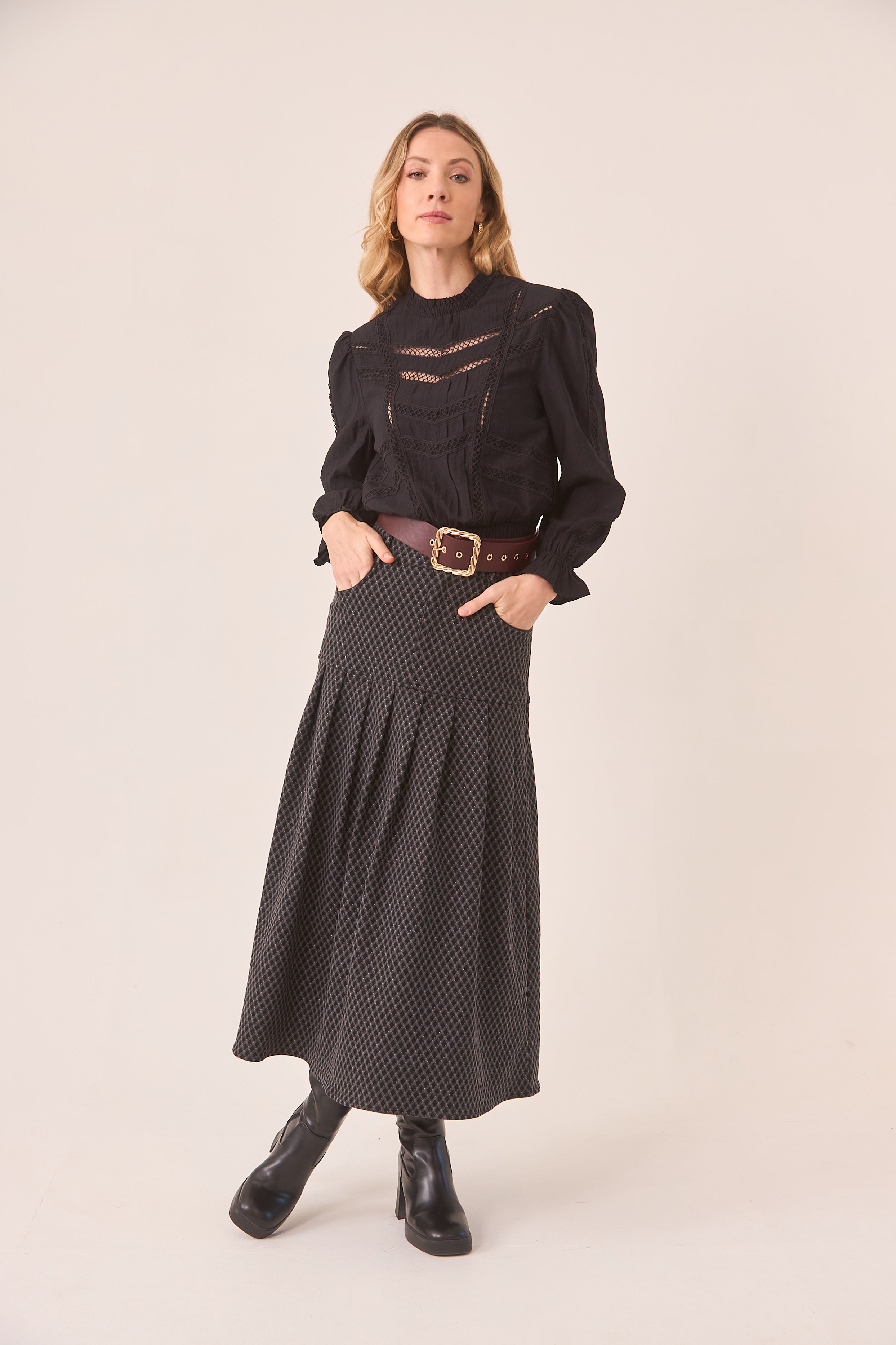 BLUSA CALADOS CINTURA FRUNCIDA - BLACK