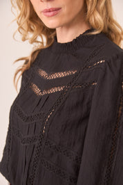 BLUSA CALADOS CINTURA FRUNCIDA - BLACK