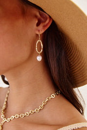 OVAL AND PEARL PENDANT EARRINGS - WHITE