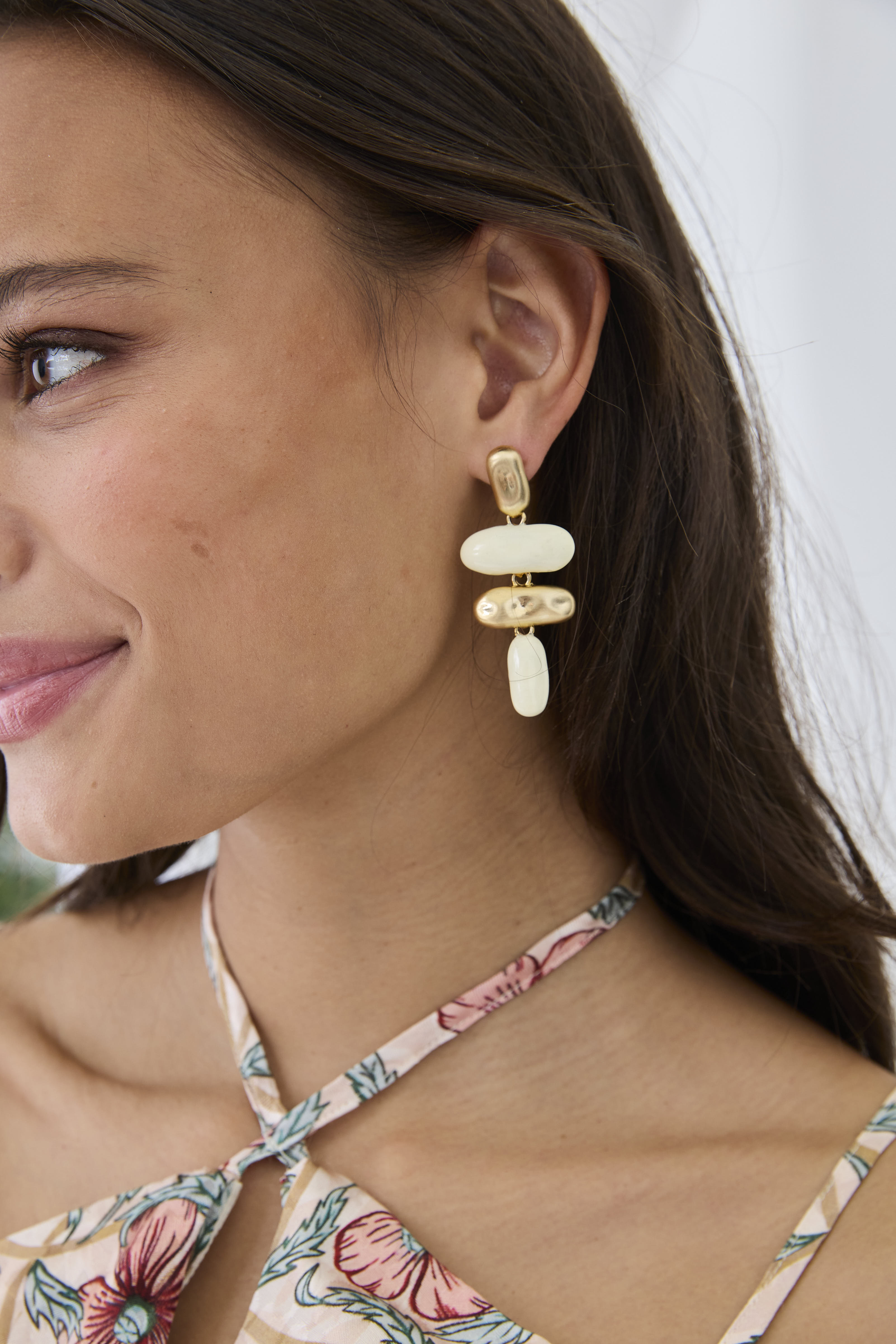 LONG DROP EARRINGS - WHITE