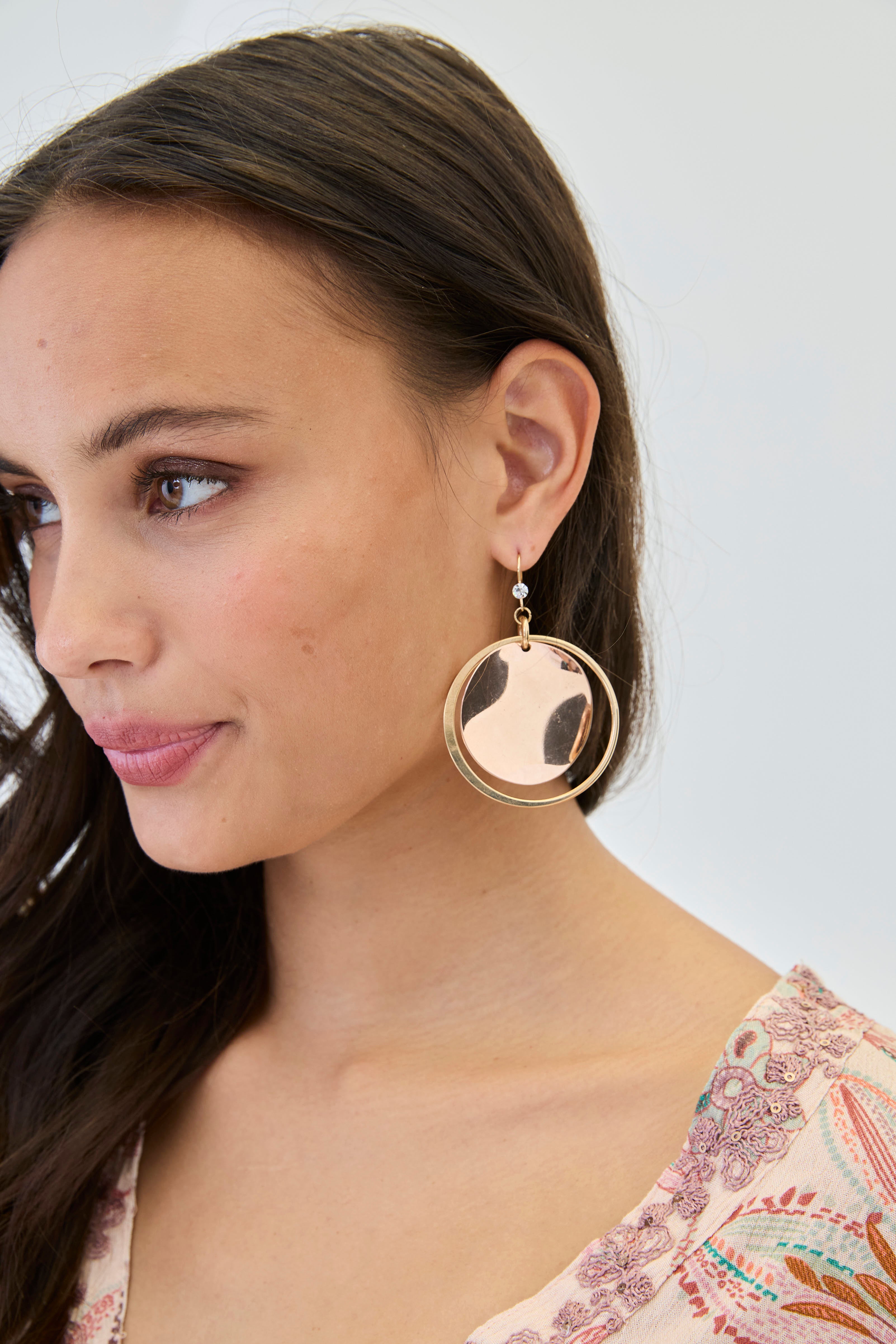 CIRCULAR HOOP EARRINGS - BRONZE