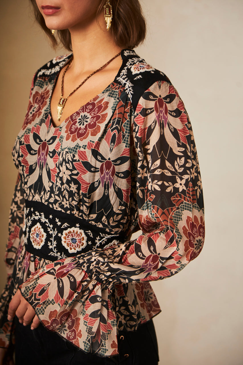 Long-sleeved printed blouse with embroidery - Black