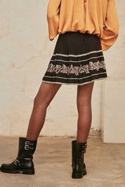 FALDA CORTA BORDADA - BLACK