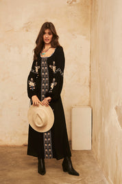Long-sleeved embroidered long dress - black