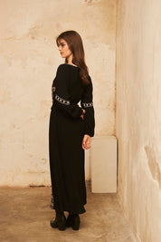 Long-sleeved embroidered long dress - black