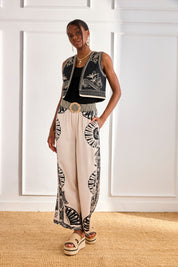 TWO-TONE EMBROIDERED VEST - BLACK