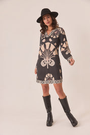 VESTIDO CORTO MODAL CON ESTAMPADO POSICIONAL - BLACK