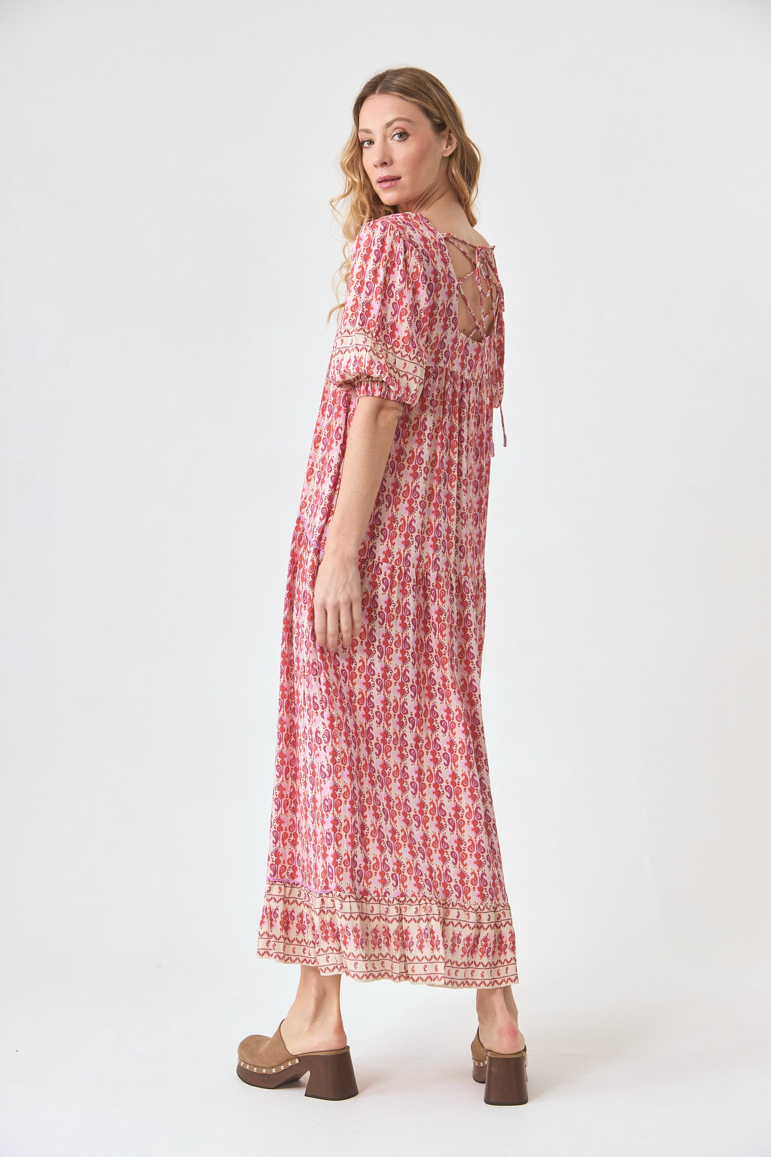 VESTIDO LARGO ESTAMPADO CON BLONDAS - ROSA