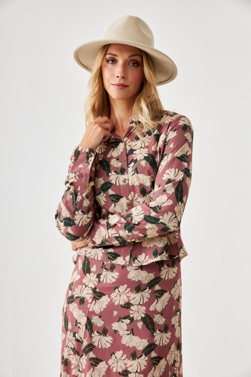 BLUSA CAMISERA FLORES - BURGUNDY