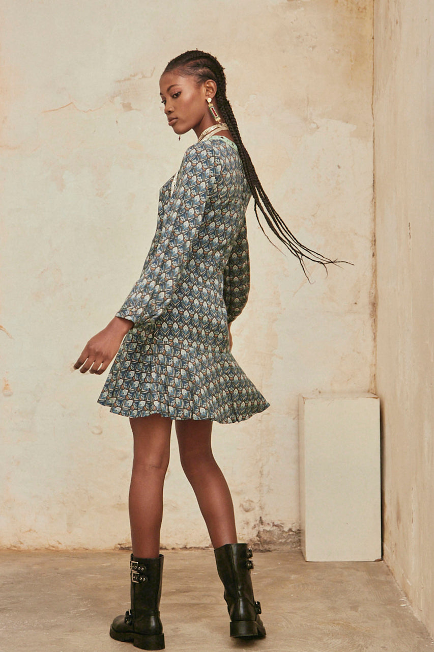 SHORT DRESS WITH LONG SLEEVES AND EMBROIDERY PRINTED - GREEN