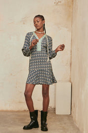 SHORT DRESS WITH LONG SLEEVES AND EMBROIDERY PRINTED - GREEN