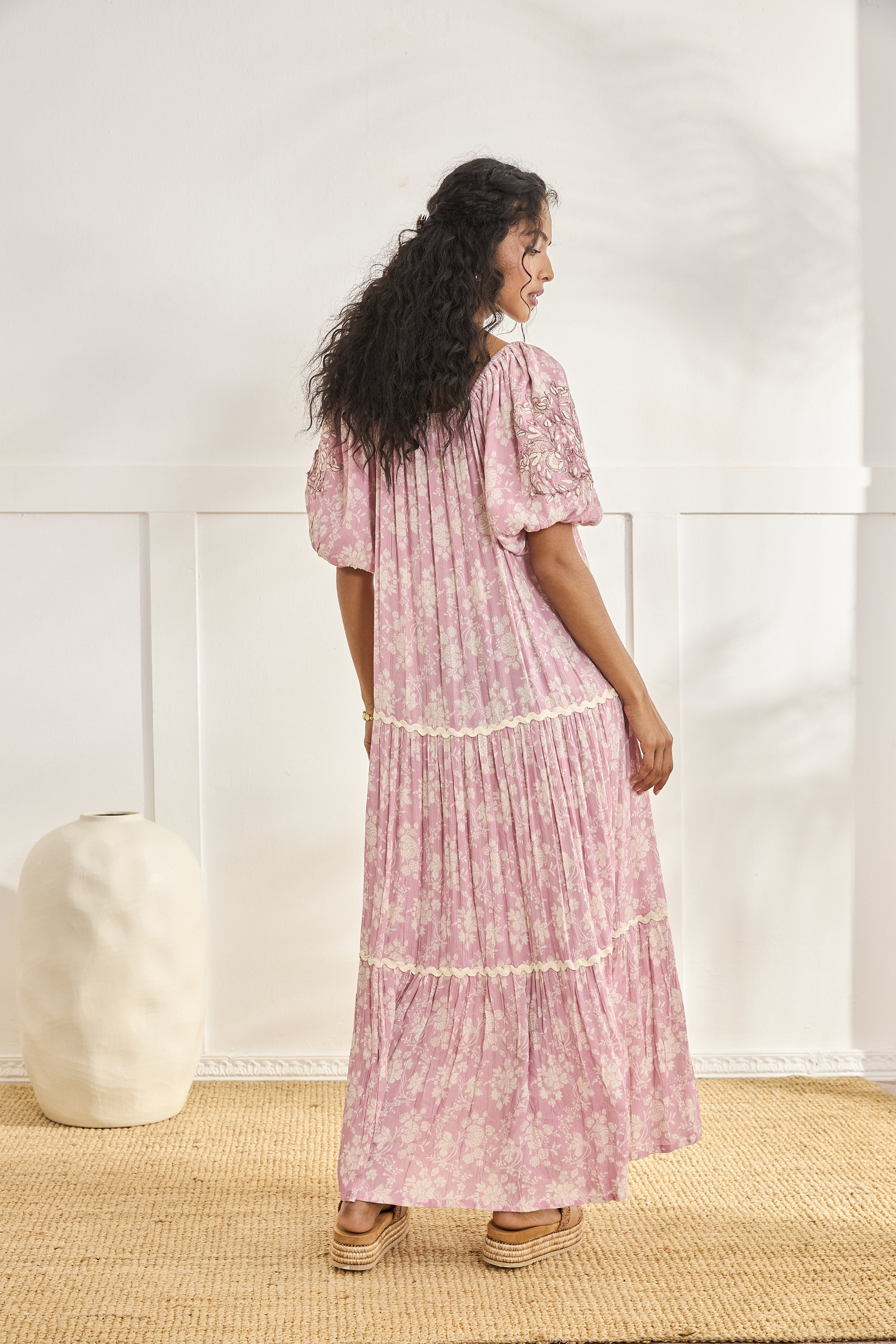 VESTIDO FLORES ESCOTE BARDOT - ROSA