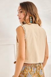 CHALECO BORDADOS FLORALES - CAMEL