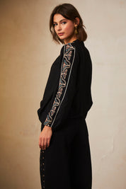 Long-sleeved blouse with embroidery - black