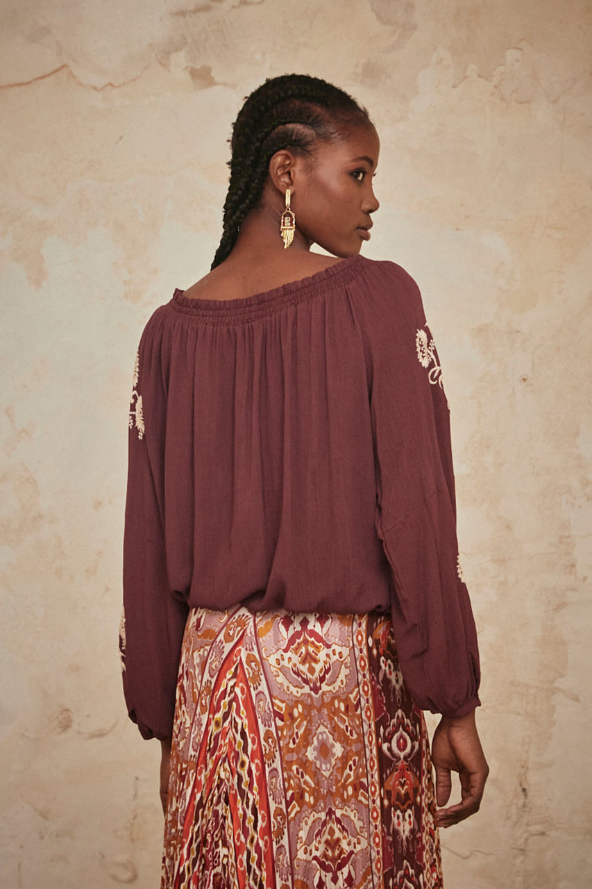 BLUSA MANGA LARGA BORDADA - WINE