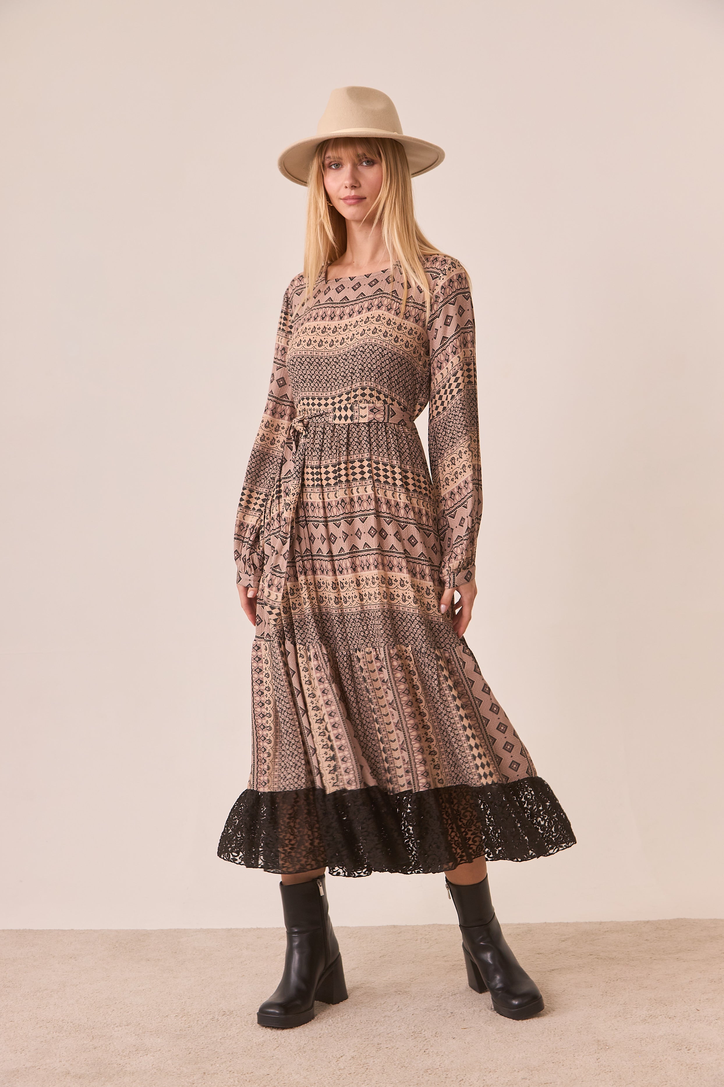 VESTIDO ESTAMPADO VOLANTE GUIPUR - PEACH
