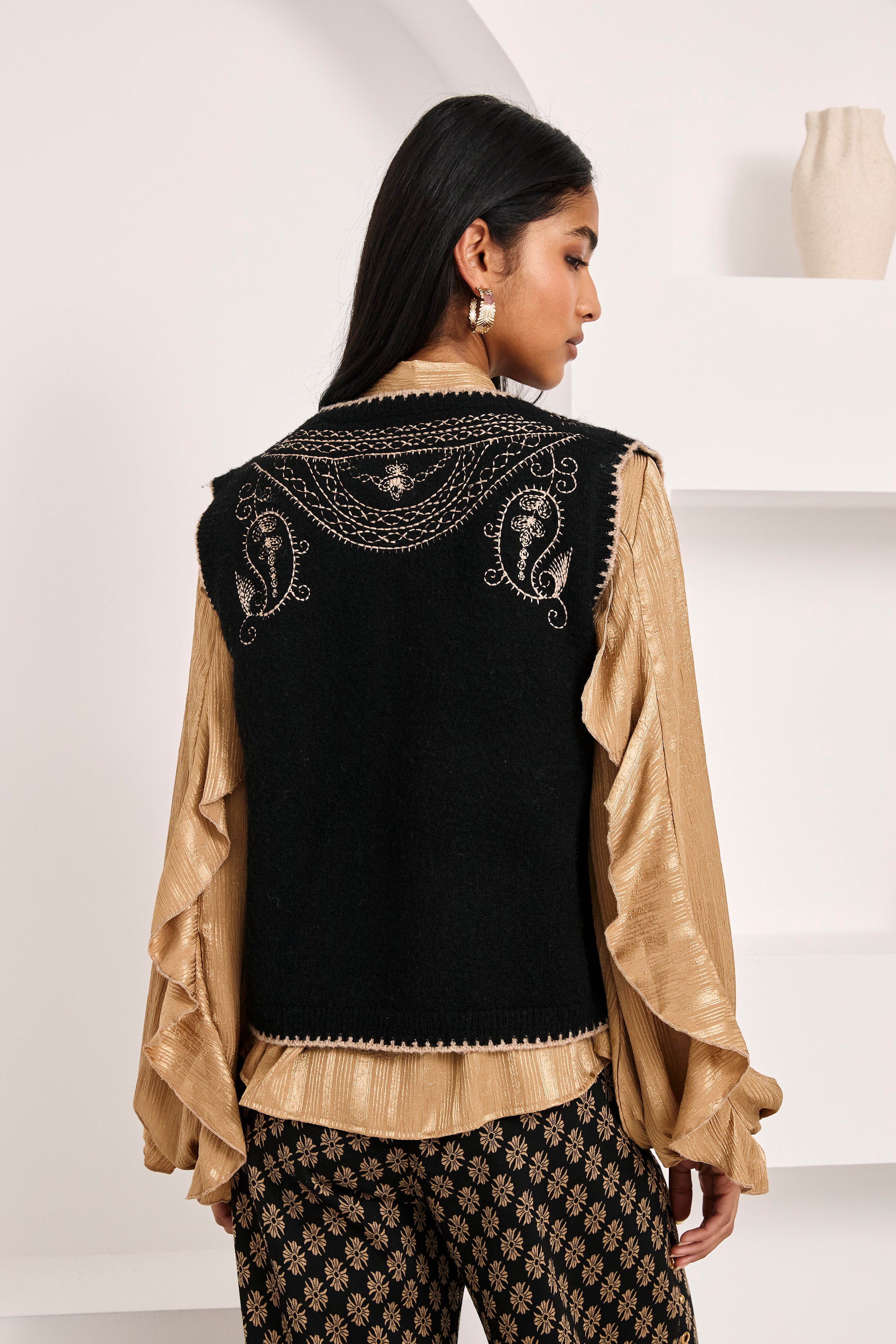 CHALECO PAISLEY BOTONES JOYA - NEGRO