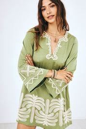 VESTIDO CORTO MANGA LARGA BORDADO - VERDE