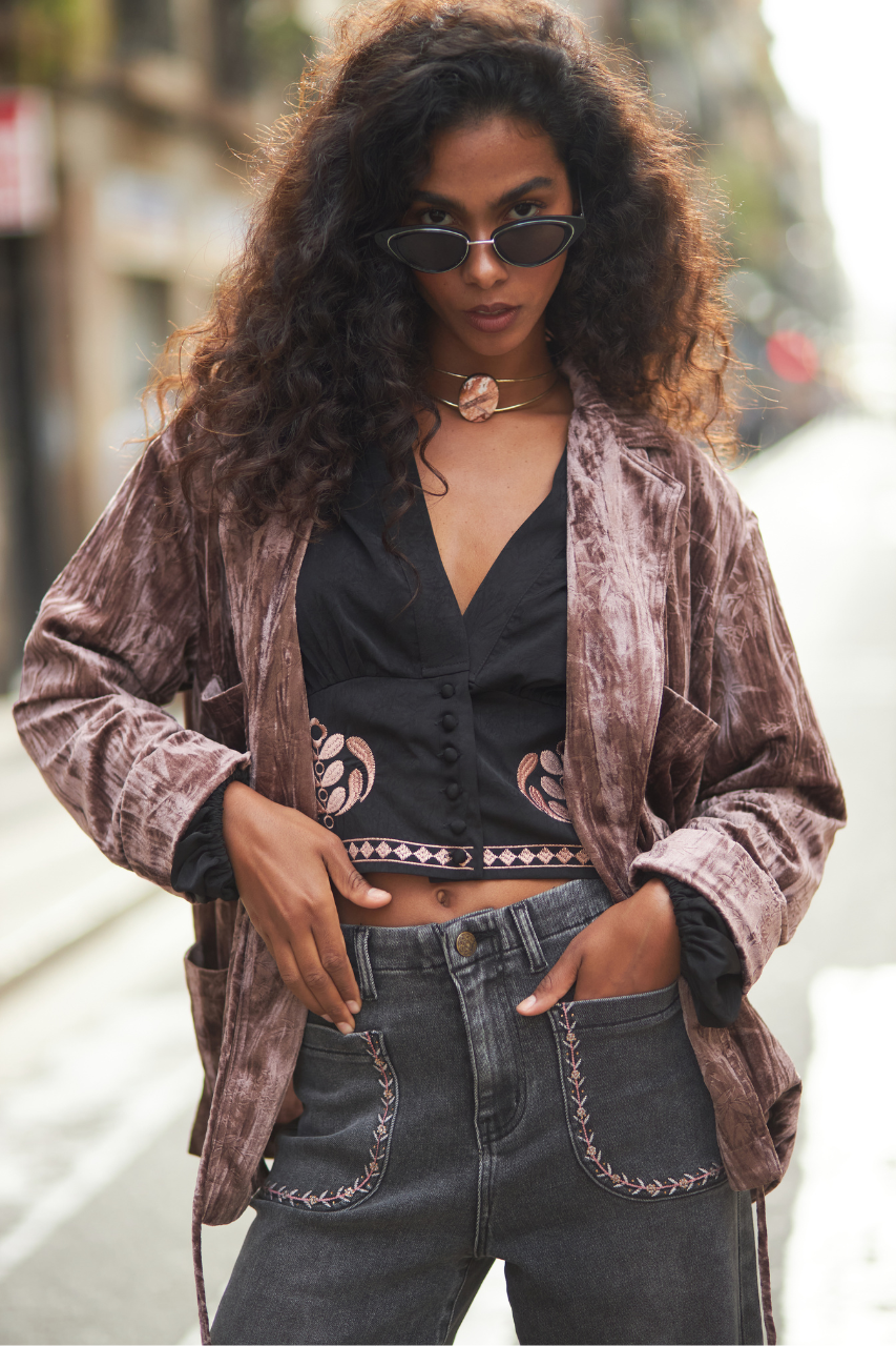 BLUSA BORDADOS CINTURA - BLACK