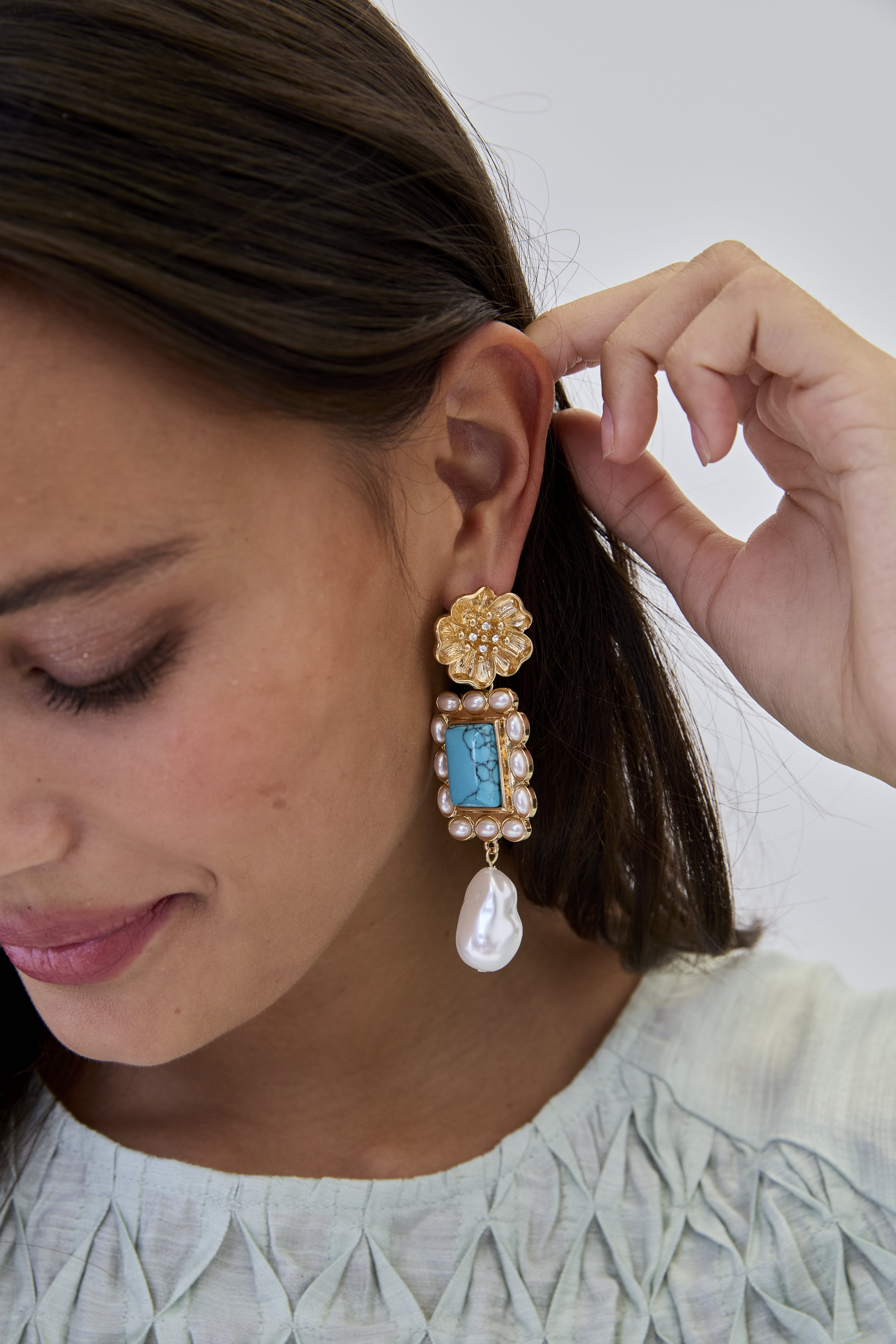 LONG PEARL AND FLOWER EARRINGS - BLUE