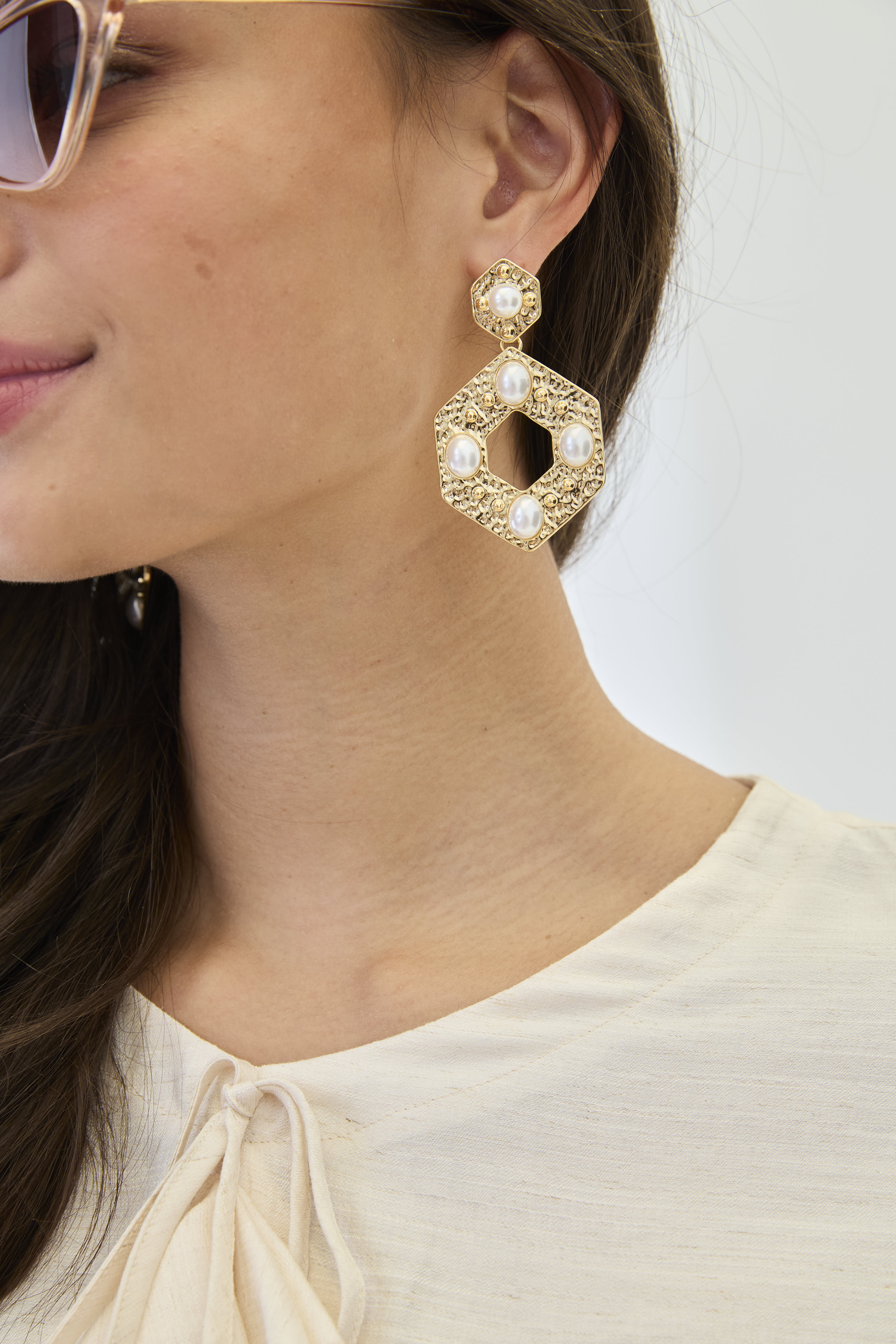 HEXAGON EARRINGS WITH FANTASY PEARLS - GOLD