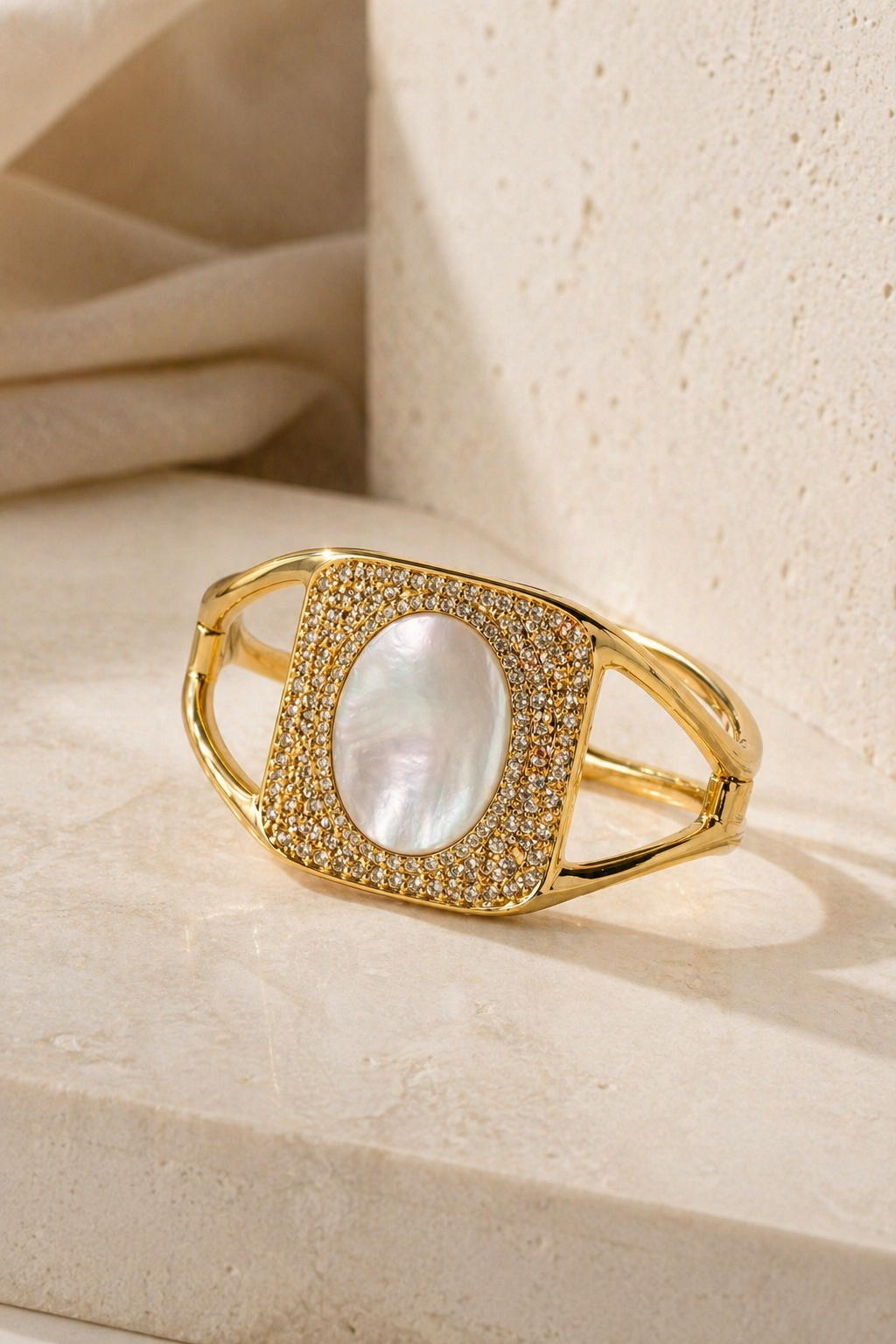 CENTRAL PEARL BRACELET - GOLD