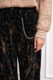 PRINTED VELVET JOGGER PANTS - BLACK