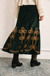 CONTRAST EMBROIDERED VELVET SKIRT - GREEN