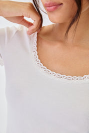 TOP BÁSICO ESCOTE REDONDO - BLANCO