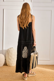 VESTIDO PLISADOS Y CALADOS - NEGRO