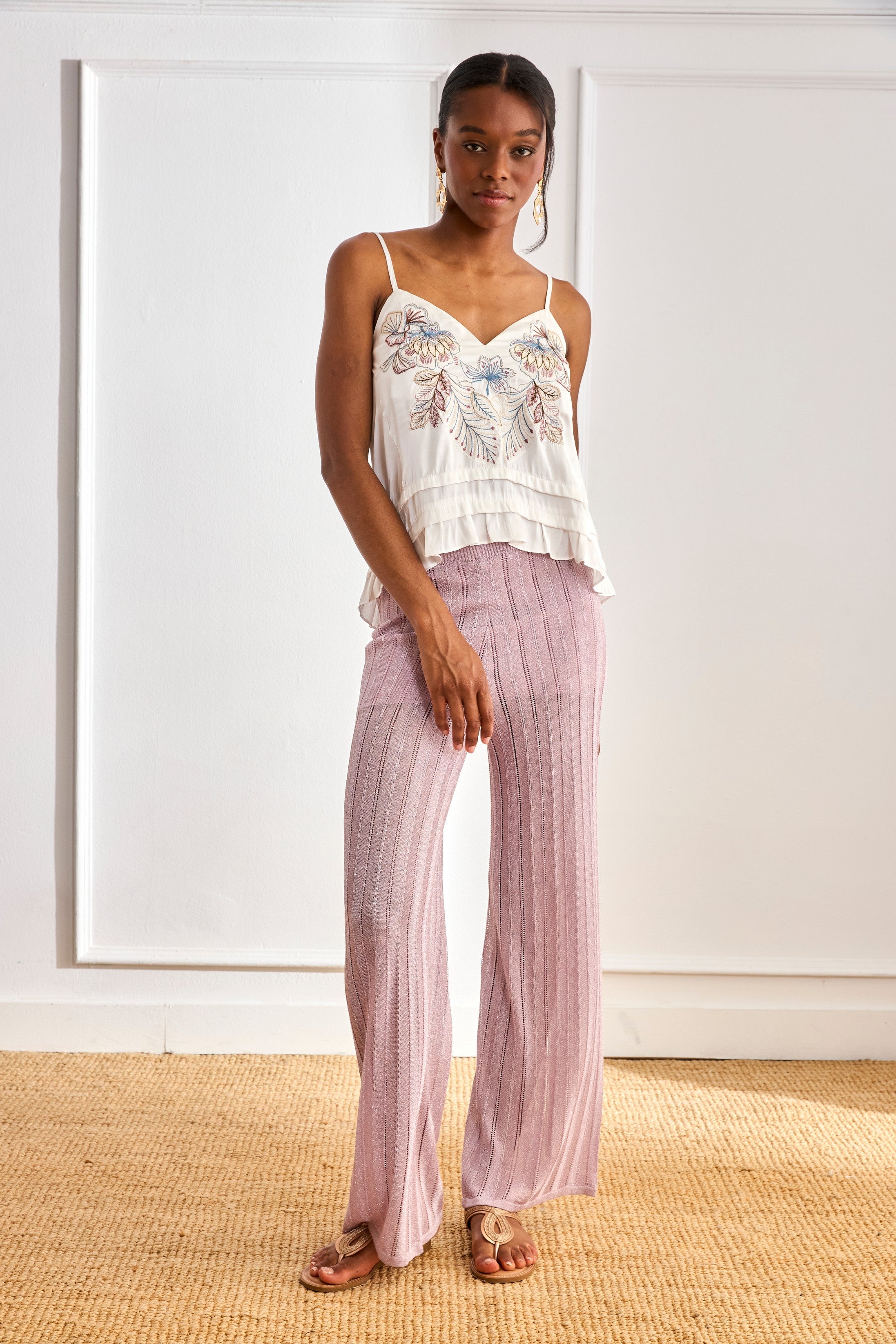 TOP MULTICOLORED EMBROIDERED FLOWERS - WHITE