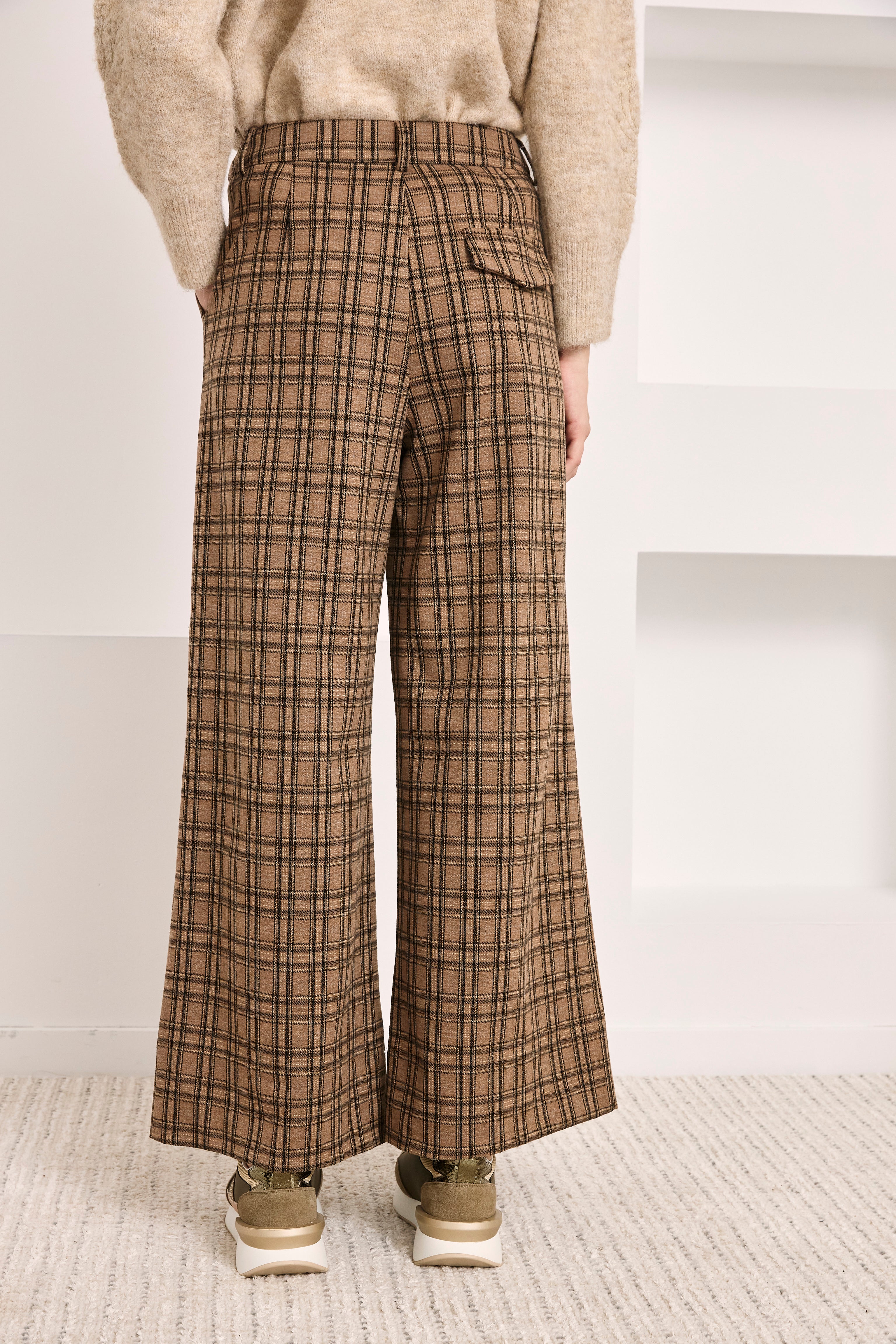 PANTALÓN PINZAS CUADROS - CAMEL