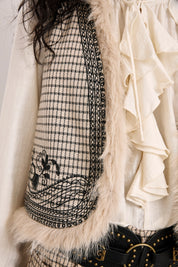 CHALECO CUADROS CON BORDADOS Y PELO - IVORY
