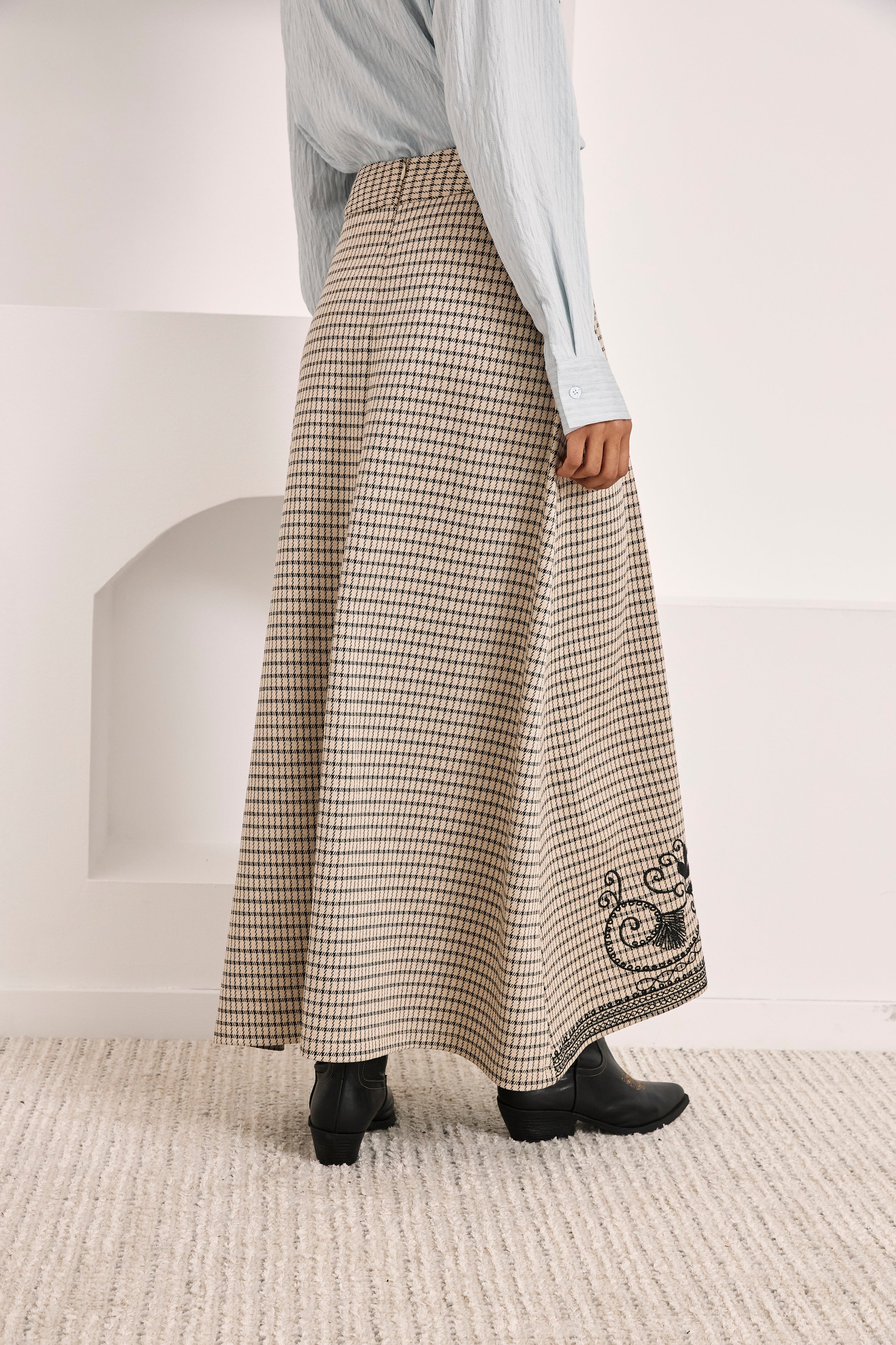 FALDA MIDI CUADROS BORDADOS - IVORY