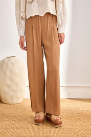 PANTALÓN SMOKED PINZAS - CAMEL