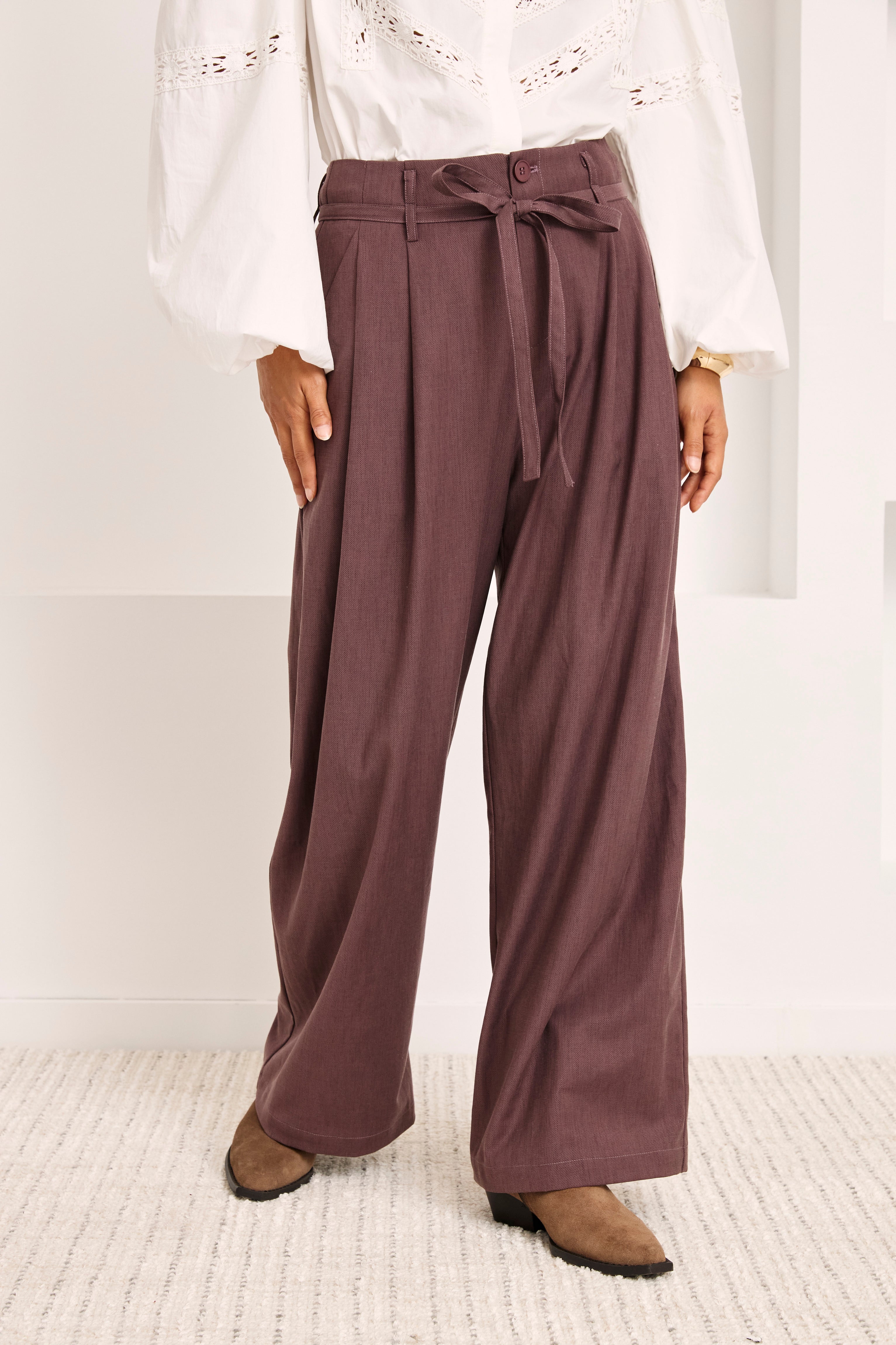 TAILORED TROUSERS WITH DARTS - MAUVE - MAUVE